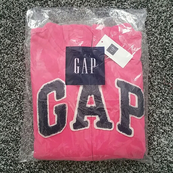 Gap - Picture 1 of 4